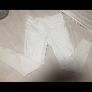 White lulemon leggings